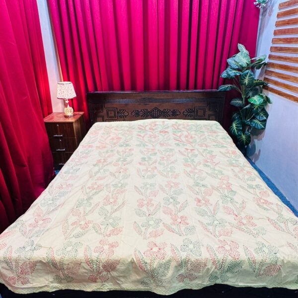 অফ হোয়াইট কালার যশোরের সুন্দরী নকশি কাঁথা