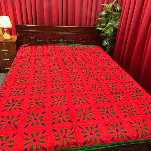 রেড কালার নয়নমণি নকশি কাঁথা (২)