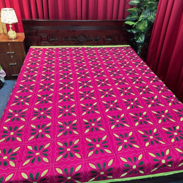 রানী পিঙ্ক কালার নয়নমণি নকশি কাঁথা