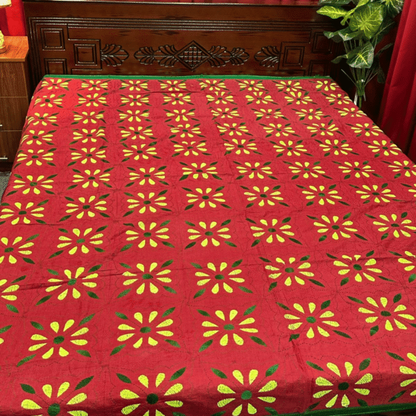 মেরুন কালার নয়নমণি নকশি কাঁথা